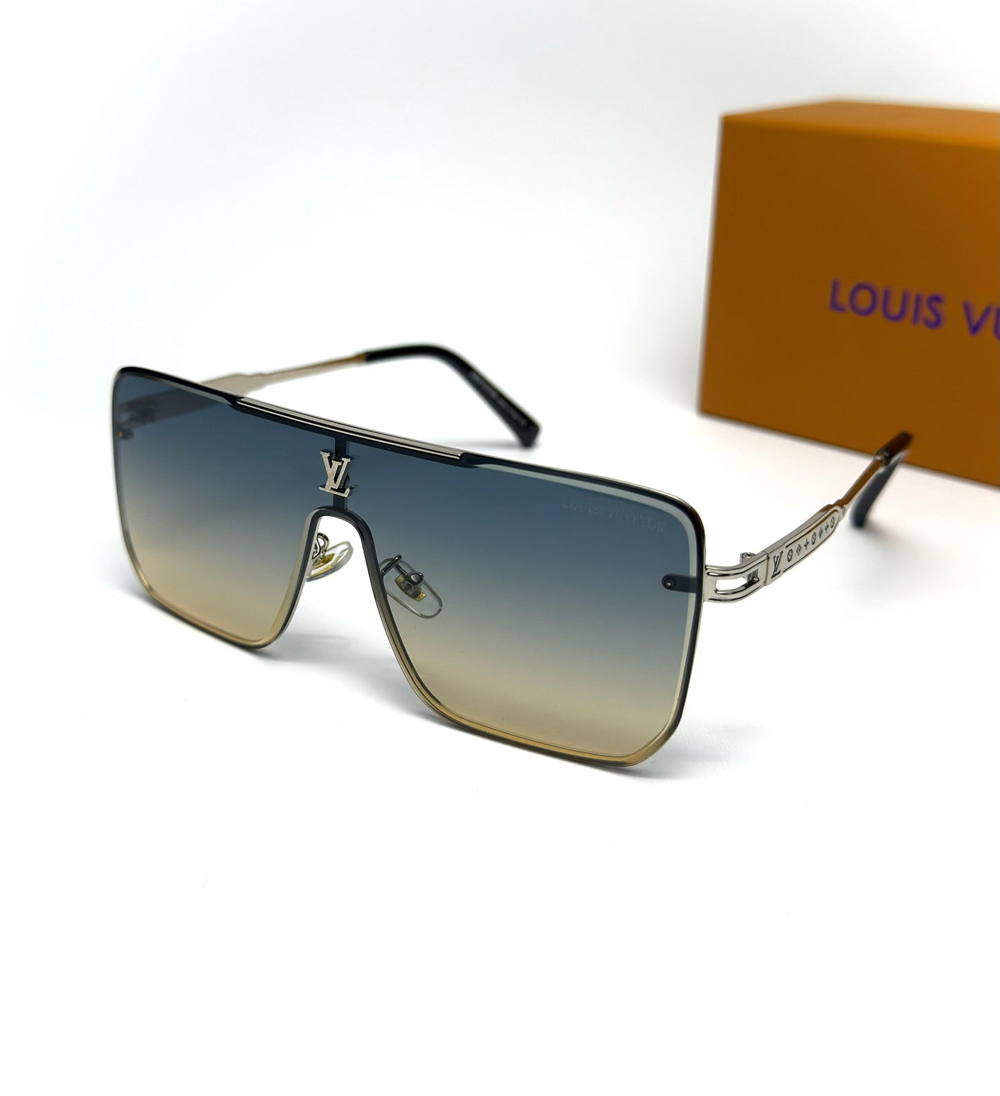 LUIS VUITTON